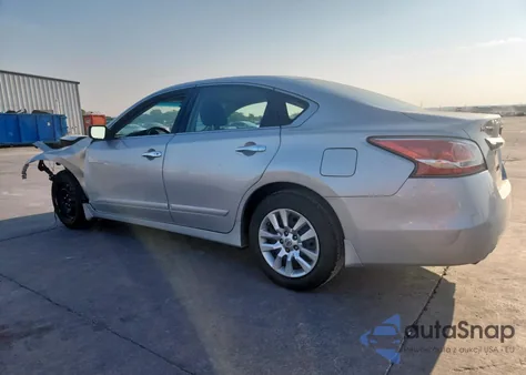 2015 Nissan Altima 2.5 z USA, uszkodzony, nr VIN 1N4AL3AP8FC450226